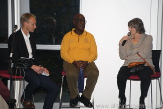 Brigitte) und Alex Danquah (right and centre) talking about their experiences in Ghana