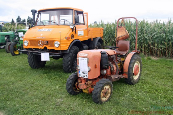 Unimog 421/U52 (left) and Krieger KS30A Schmalspurschlepper